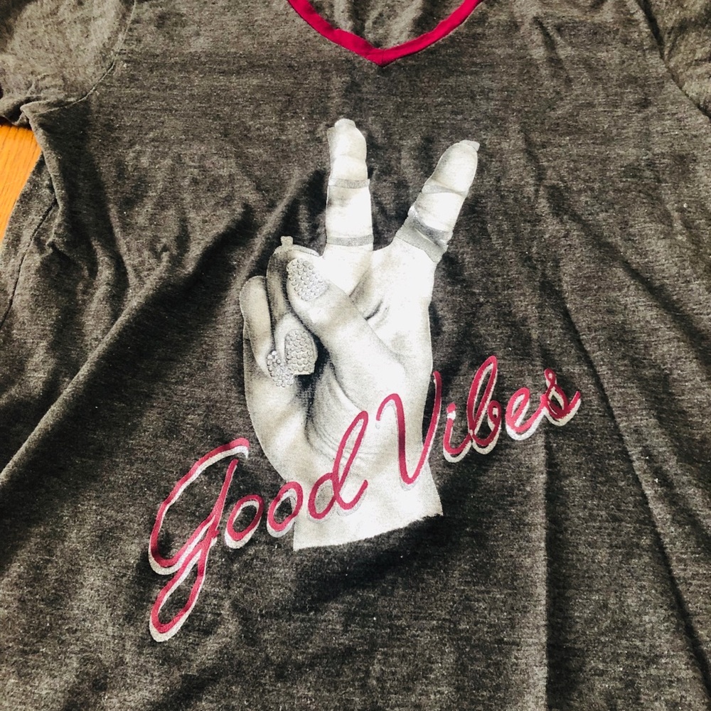 “Good vibes” shirt